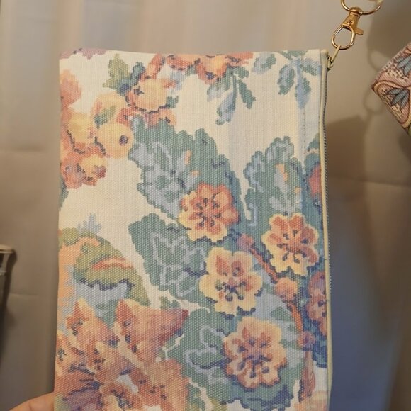 New Zippy Hanging Canvas Wristlet Clutch Pouch Make-up Bags Floral Grapes Pastel - Picture 9 of 16